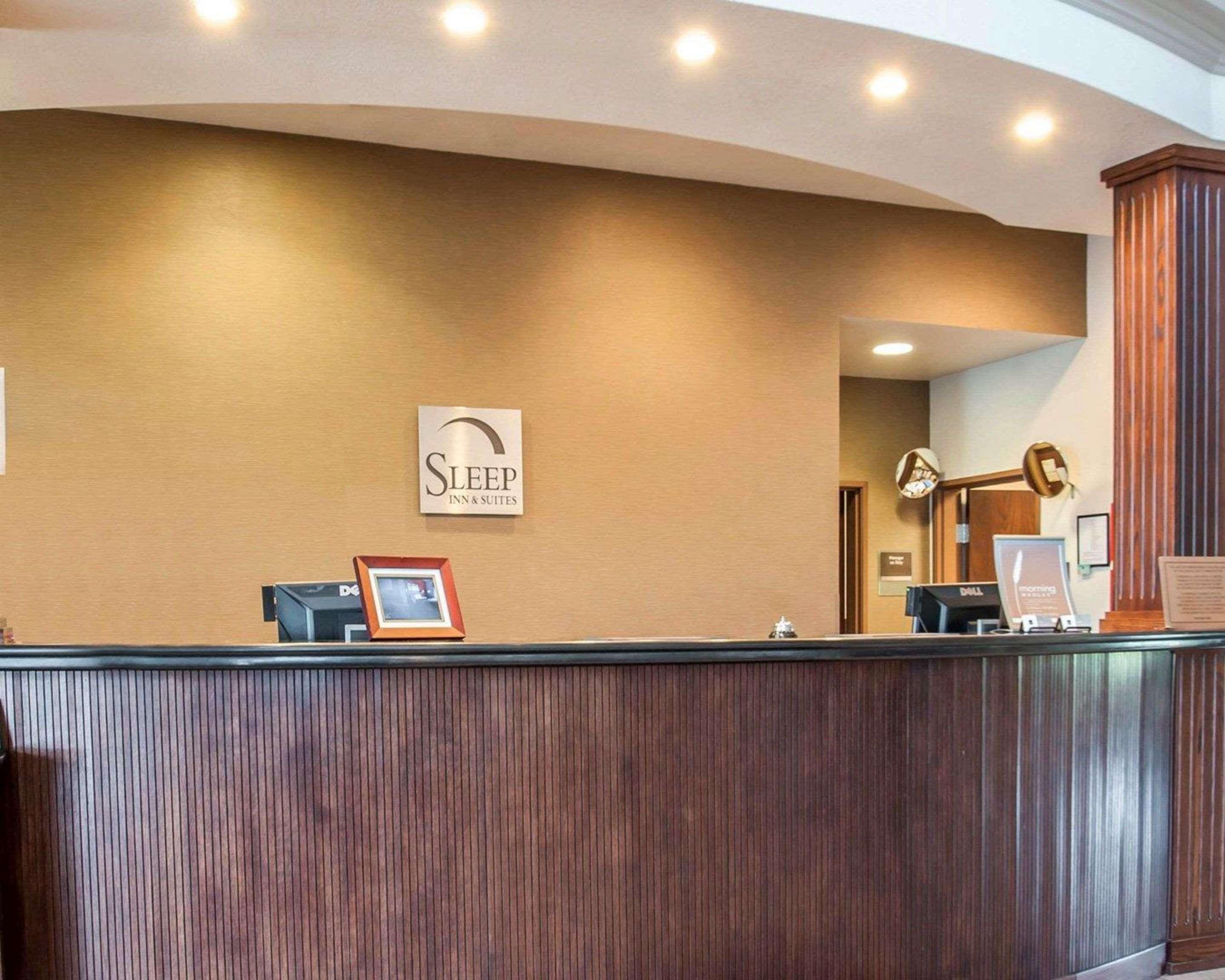 Sleep Inn & Suites Lake Of The Ozarks Camdenton Exterior photo