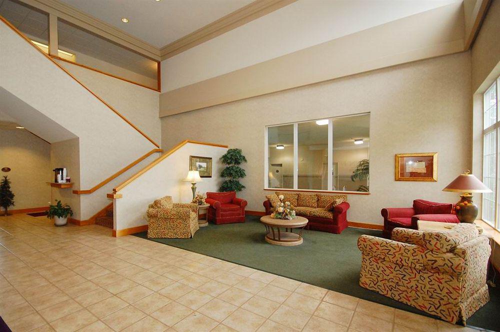 Sleep Inn & Suites Lake Of The Ozarks Camdenton Exterior photo